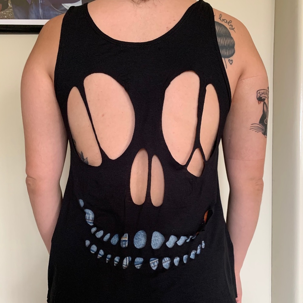 Skull Cut Out Tank Top